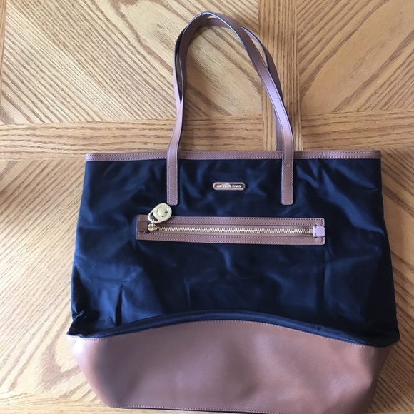 Michael Kors Handbags - Michael Kors Tote Bag